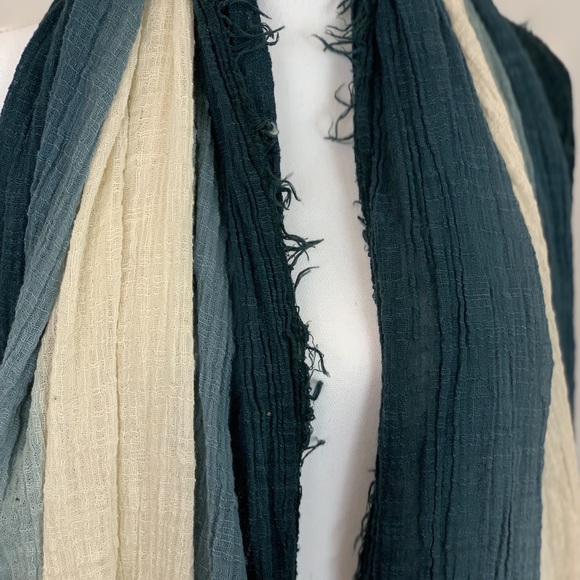 Gradient Style Scarf - Picture 3 of 3